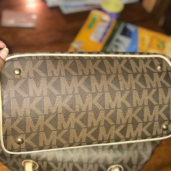 Used Michael Kors TOTE bag - Picture 6 of 8